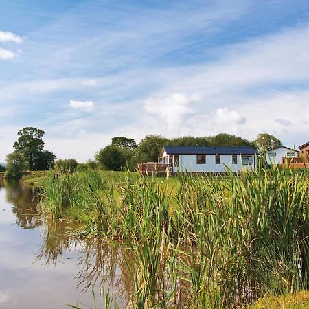 Wigmore Lakes Lodges Cardeston Exterior photo